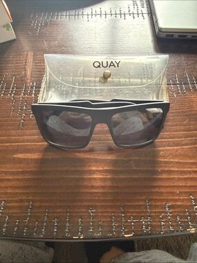 Quay sunglasses excellent condition like new used couple times polarized